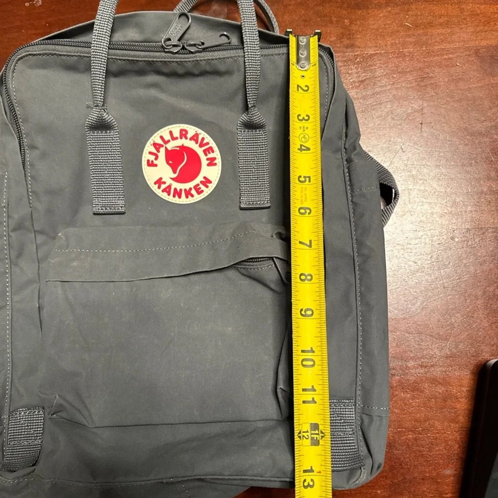Fjallraven Kånken‎ Gray Backpack 23510